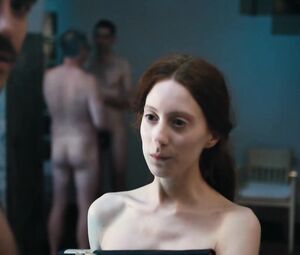 Roxane Duran nude - Krieg der Traume s01e05 (2018)