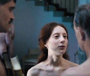 Roxane Duran nude - Krieg der Traume s01e05 (2018)