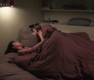 Romane Bohringer nude - L'amour flou (2018)