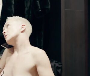 Darya Moroz nude - Soderzhanki s01e01 (2019)