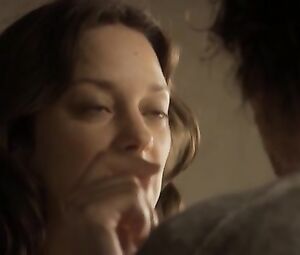 Marion Cotillard nude - Les fantomes d'Ismael (2017)