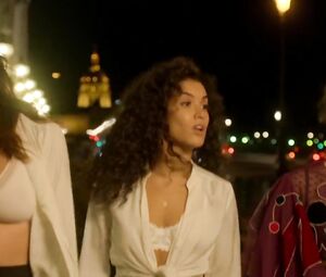 Alice David, Sabrina Ouazani, Charlotte Gabris naked - Demi soeurs (2018)