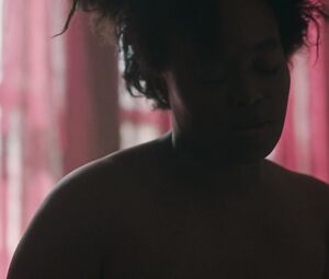 Numa Perrier naked - SMILF s02e03 (2019)