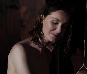 Violet Ryder, Sofia Vergara nude - Bent (2018)