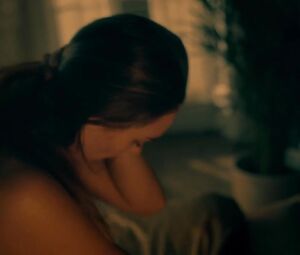 Synnove Karlsen nude - Clique s02e03 (2018)