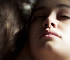 Sophie Charlotte naked - Ilha de Ferro s01e01 (2018)