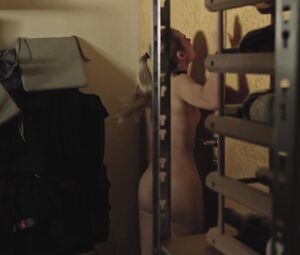 Tara Thaller naked - Uspjeh s01e01 (2019)