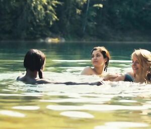 Esther Lubadika, Celeste Buckingham, Stepanka Fingerhutova nude - Bajkeri (2017)