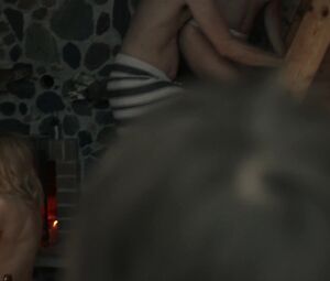 Pihla Viitala, Malla Malmivaara nude - Kaiken Se Kestaa (2017)