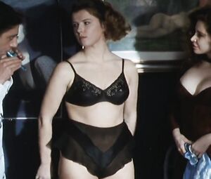 Francesca Dellera nude - La carne (1991)