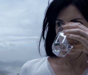 Maria Ruiz nude - Echo (2017)