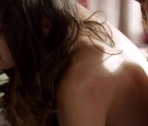 Melissa Barrera nude - Vida s01e06 (2018)