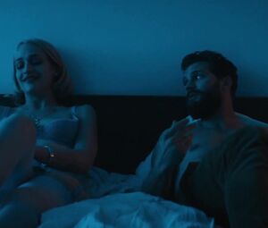 Jemima Kirke, Lola Kirke. Julie McCullough nude - Untogether (2018)