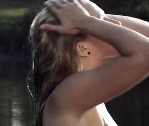 Monika Janik nude - Mleczak (2016)