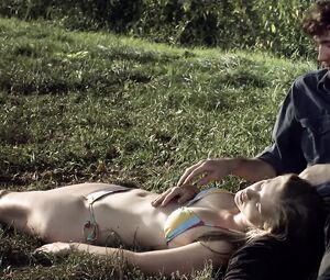 Monika Janik nude - Mleczak (2016)