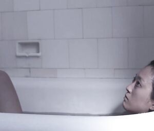 Kya Shin nude - Los Regresos (2014)