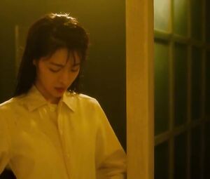 Caiyu Yang, Elane Zhong nude - Fang hua (2017)