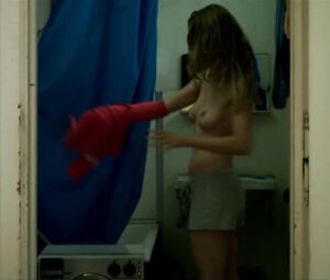 Elisabeth Umlauft - Gehen am Strand (2013)