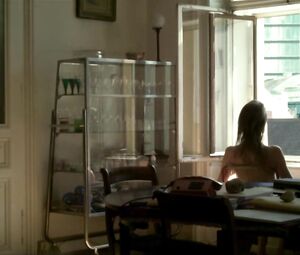 Elisabeth Umlauft - Gehen am Strand (2013)