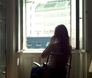 Elisabeth Umlauft - Gehen am Strand (2013)