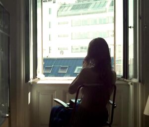 Elisabeth Umlauft - Gehen am Strand (2013)