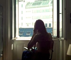 Elisabeth Umlauft - Gehen am Strand (2013)