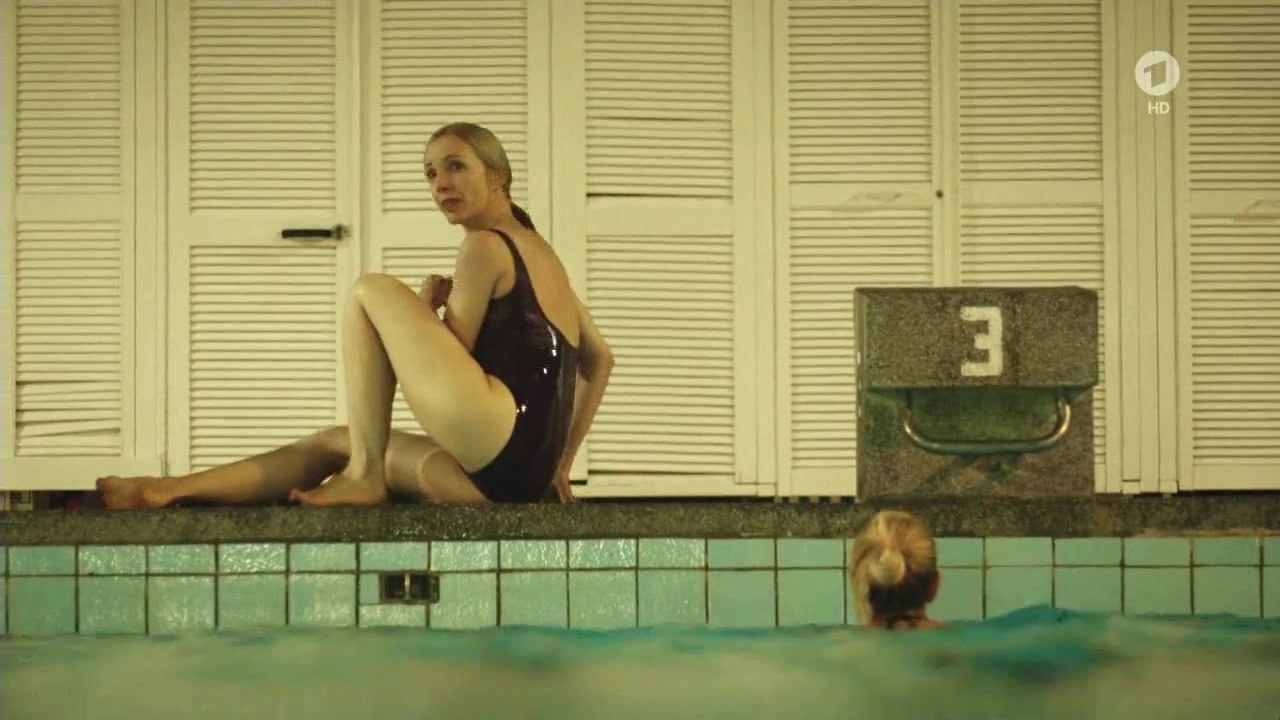 Ursina Lardi, Lea Van Acken, Maja Lehrer nude scenes