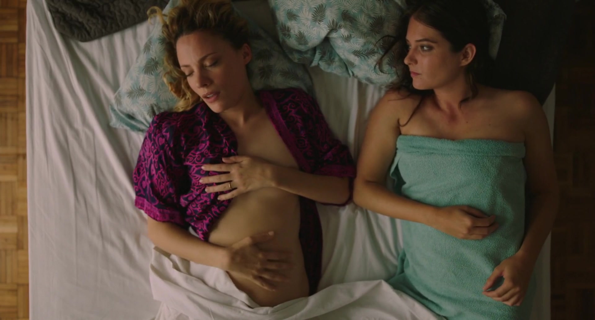 Camille De Pazzis, Justine Wachsberger nude scenes